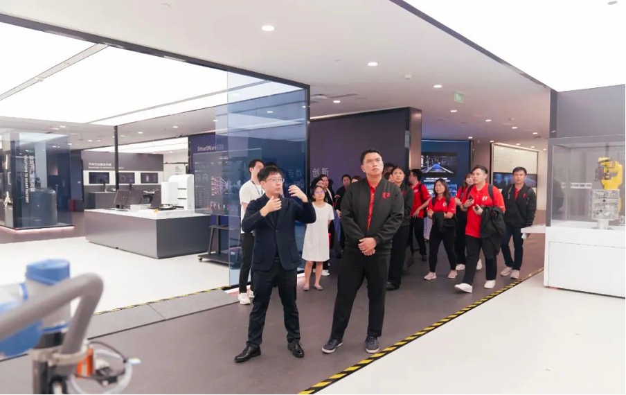 Chairperson of Pioneer SMC in the Singapore Parliament and Assistant Secretary-General of NTUC, Mr. Patrick Tay Teck Guan, Visits SmartMore in July 2024